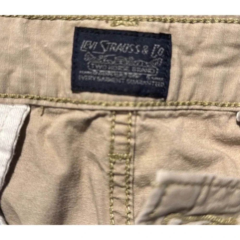 Levis Mens Cargo Shorts Khaki Tan Utility Gorpcore Hiking WaterLess Size 34